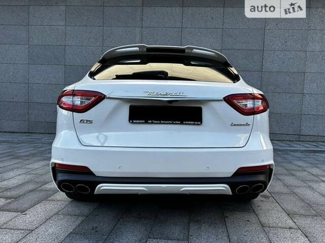 Белый Мазерати Леванте, объемом двигателя 3.8 л и пробегом 55 тыс. км за 65000 $, фото 10 на Automoto.ua