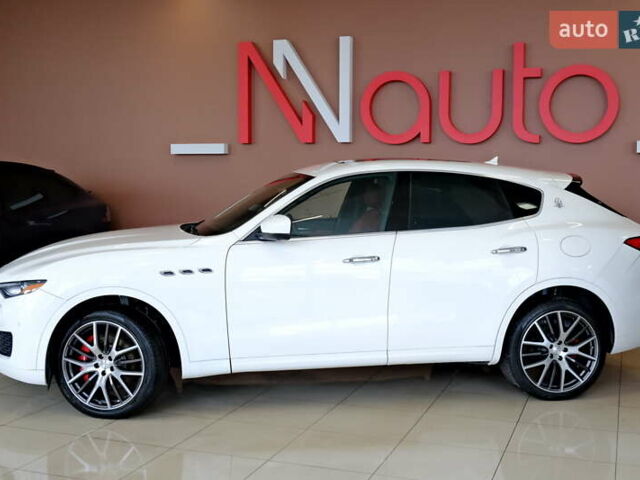 Мазерати Леванте 2019 в Одессе на Automoto.ua Белый Мазерати Леванте, объемом двигателя 3 л и пробегом 68 тыс. км за 34900 $, фото 10 на Automoto.ua