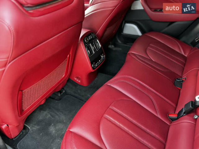 Белый Мазерати Леванте, объемом двигателя 3.8 л и пробегом 66 тыс. км за 63000 $, фото 11 на Automoto.ua