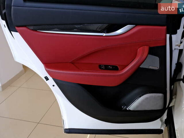 Мазерати Леванте 2019 в Одессе на Automoto.ua Белый Мазерати Леванте, объемом двигателя 3 л и пробегом 68 тыс. км за 34900 $, фото 40 на Automoto.ua