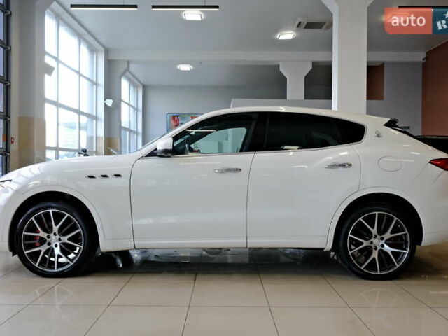 Мазерати Леванте 2019 в Одессе на Automoto.ua Белый Мазерати Леванте, объемом двигателя 3 л и пробегом 68 тыс. км за 34900 $, фото 5 на Automoto.ua