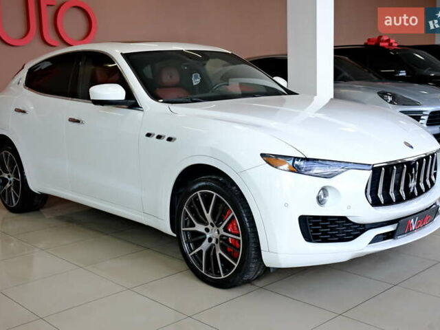 Мазерати Леванте 2019 в Одессе на Automoto.ua Белый Мазерати Леванте, объемом двигателя 3 л и пробегом 68 тыс. км за 34900 $, фото 3 на Automoto.ua