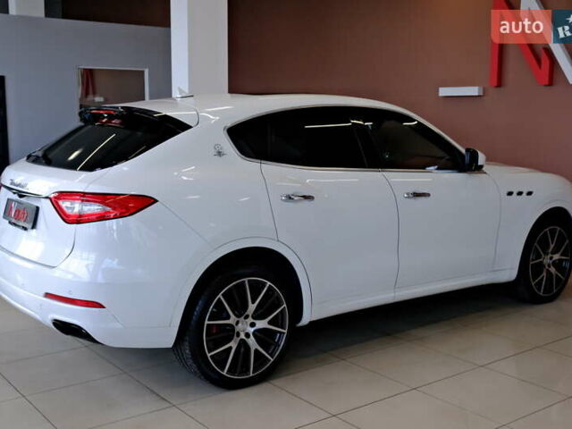 Мазерати Леванте 2019 в Одессе на Automoto.ua Белый Мазерати Леванте, объемом двигателя 3 л и пробегом 68 тыс. км за 34900 $, фото 30 на Automoto.ua