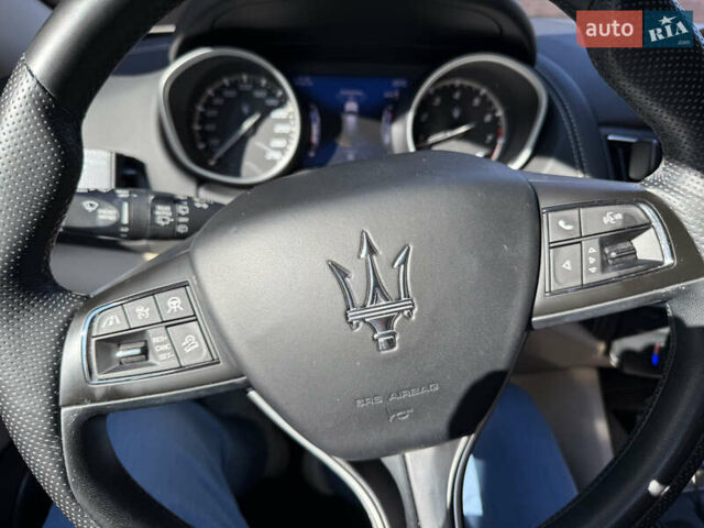 Белый Мазерати Леванте, объемом двигателя 2.98 л и пробегом 130 тыс. км за 38500 $, фото 8 на Automoto.ua