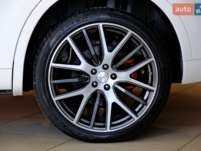 Мазерати Леванте 2019 в Одессе на Automoto.ua Белый Мазерати Леванте, объемом двигателя 3 л и пробегом 68 тыс. км за 34900 $, фото 15 на Automoto.ua