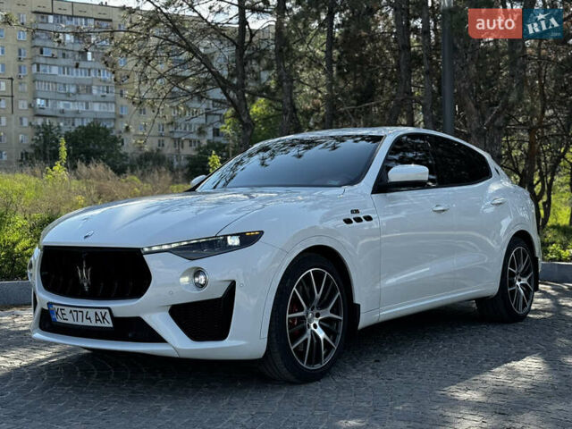 Белый Мазерати Леванте, объемом двигателя 3.8 л и пробегом 66 тыс. км за 63000 $, фото 1 на Automoto.ua