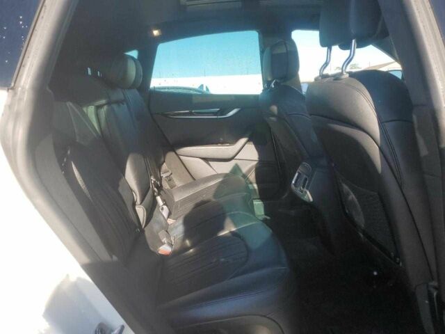 Белый Мазерати Леванте, объемом двигателя 3 л и пробегом 51 тыс. км за 9400 $, фото 10 на Automoto.ua