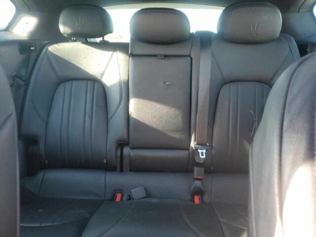 Белый Мазерати Леванте, объемом двигателя 3 л и пробегом 51 тыс. км за 9400 $, фото 9 на Automoto.ua