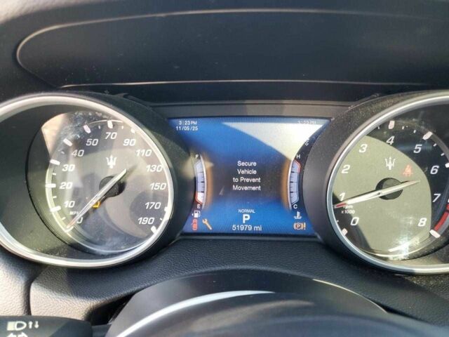 Белый Мазерати Леванте, объемом двигателя 3 л и пробегом 51 тыс. км за 9400 $, фото 8 на Automoto.ua