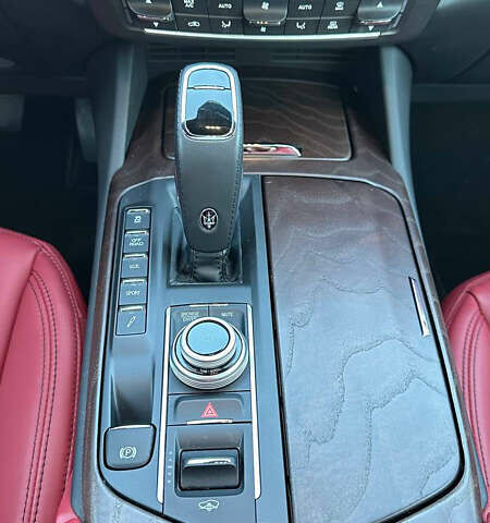 Белый Мазерати Леванте, объемом двигателя 2 л и пробегом 45 тыс. км за 51000 $, фото 13 на Automoto.ua