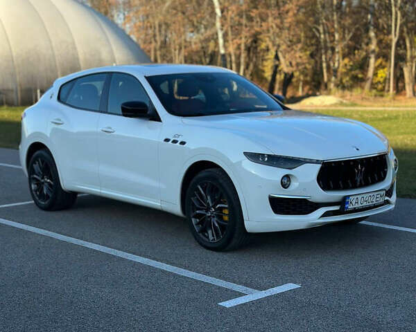 Белый Мазерати Леванте, объемом двигателя 2 л и пробегом 45 тыс. км за 51000 $, фото 5 на Automoto.ua