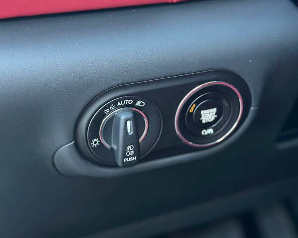 Белый Мазерати Леванте, объемом двигателя 2 л и пробегом 45 тыс. км за 51000 $, фото 18 на Automoto.ua