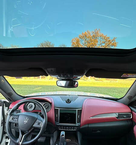 Белый Мазерати Леванте, объемом двигателя 2 л и пробегом 45 тыс. км за 51000 $, фото 15 на Automoto.ua