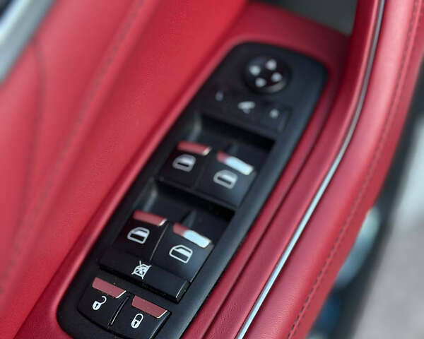 Белый Мазерати Леванте, объемом двигателя 2 л и пробегом 45 тыс. км за 51000 $, фото 19 на Automoto.ua