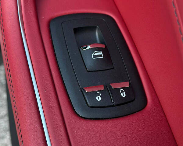 Белый Мазерати Леванте, объемом двигателя 2 л и пробегом 45 тыс. км за 51000 $, фото 20 на Automoto.ua