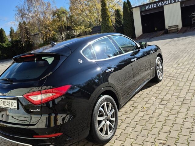 Чорний Мазераті Леванте, об'ємом двигуна 3 л та пробігом 116 тис. км за 47000 $, фото 2 на Automoto.ua