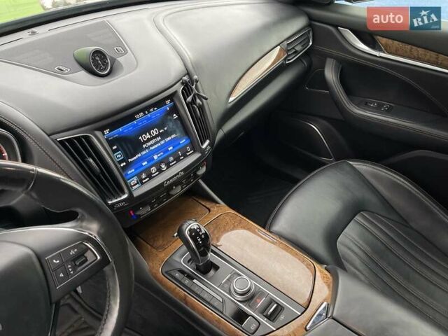 Черный Мазерати Леванте, объемом двигателя 3 л и пробегом 98 тыс. км за 32900 $, фото 30 на Automoto.ua