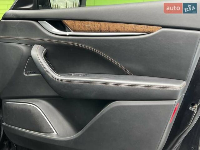 Черный Мазерати Леванте, объемом двигателя 3 л и пробегом 98 тыс. км за 32900 $, фото 13 на Automoto.ua
