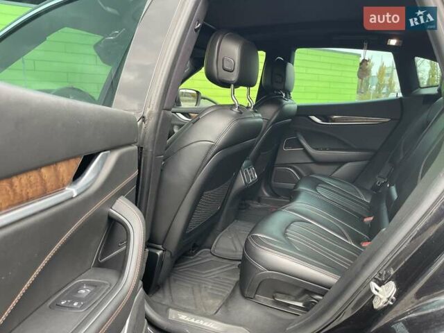 Черный Мазерати Леванте, объемом двигателя 3 л и пробегом 98 тыс. км за 32900 $, фото 16 на Automoto.ua