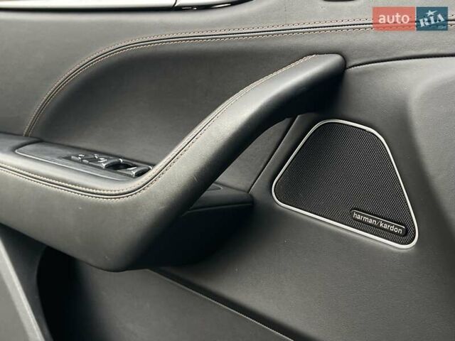 Черный Мазерати Леванте, объемом двигателя 3 л и пробегом 98 тыс. км за 32900 $, фото 28 на Automoto.ua