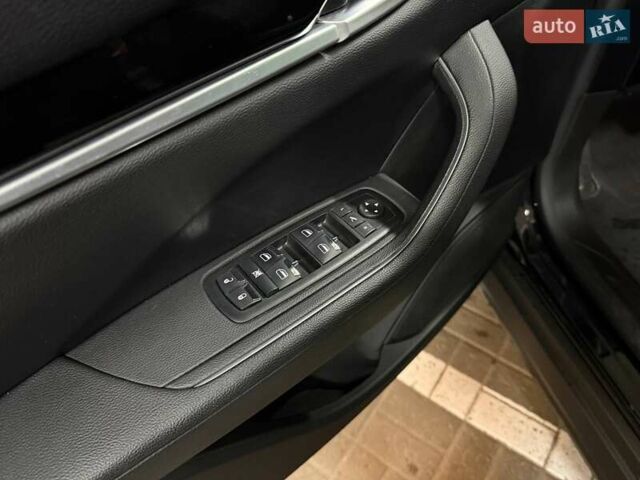 Мазераті Леванте 2017 у Києві на Automoto.ua Чорний Мазераті Леванте, об'ємом двигуна 2.98 л та пробігом 62 тис. км за 33990 $, фото 13 на Automoto.ua