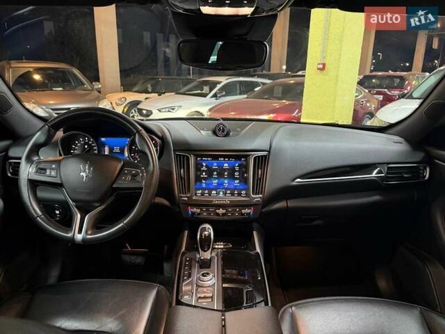 Мазераті Леванте 2017 у Києві на Automoto.ua Чорний Мазераті Леванте, об'ємом двигуна 2.98 л та пробігом 62 тис. км за 33990 $, фото 16 на Automoto.ua