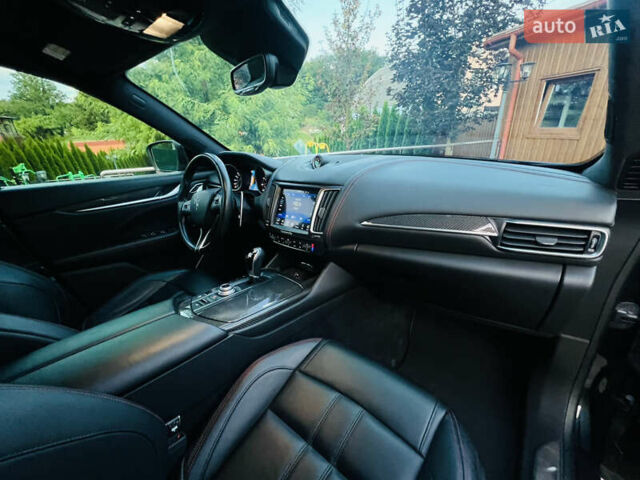 Чорний Мазераті Леванте, об'ємом двигуна 2.98 л та пробігом 65 тис. км за 35500 $, фото 13 на Automoto.ua