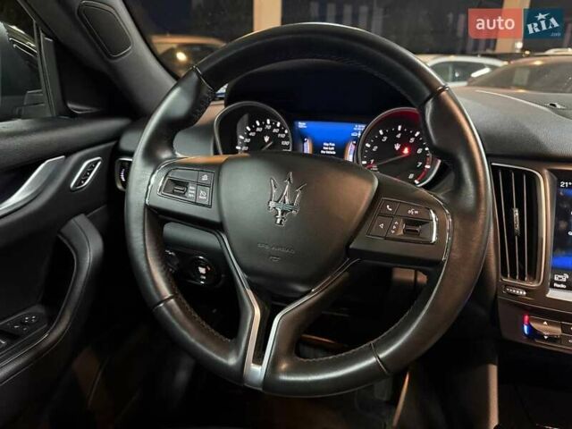Мазераті Леванте 2017 у Києві на Automoto.ua Чорний Мазераті Леванте, об'ємом двигуна 2.98 л та пробігом 62 тис. км за 33990 $, фото 18 на Automoto.ua