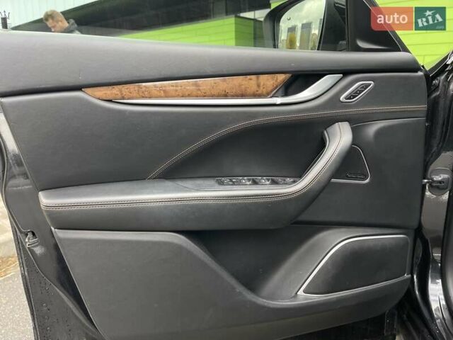 Черный Мазерати Леванте, объемом двигателя 3 л и пробегом 98 тыс. км за 32900 $, фото 9 на Automoto.ua