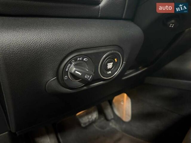 Мазераті Леванте 2017 у Києві на Automoto.ua Чорний Мазераті Леванте, об'ємом двигуна 2.98 л та пробігом 62 тис. км за 33990 $, фото 14 на Automoto.ua