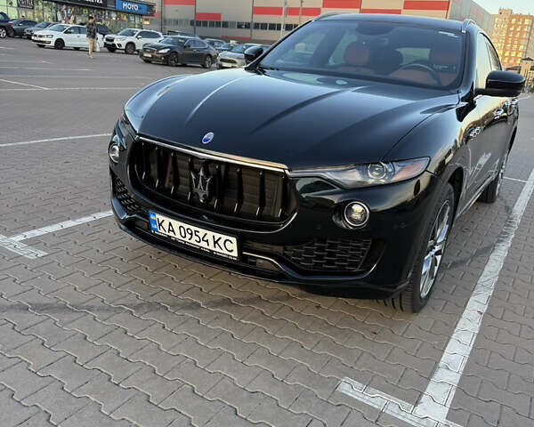 Черный Мазерати Леванте, объемом двигателя 2.98 л и пробегом 48 тыс. км за 38000 $, фото 53 на Automoto.ua
