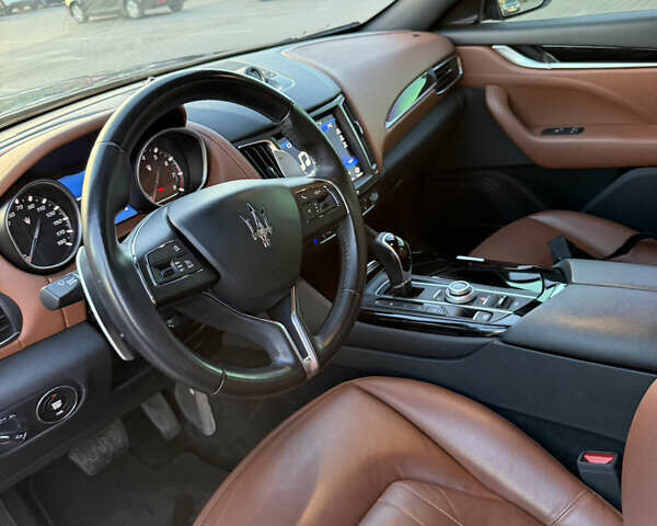 Черный Мазерати Леванте, объемом двигателя 2.98 л и пробегом 48 тыс. км за 38000 $, фото 16 на Automoto.ua