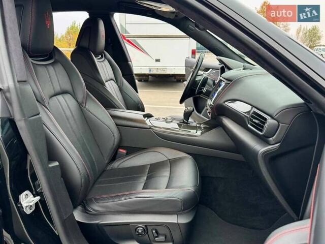 Чорний Мазераті Леванте, об'ємом двигуна 2.98 л та пробігом 110 тис. км за 39990 $, фото 29 на Automoto.ua