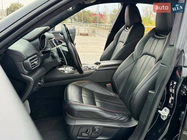 Чорний Мазераті Леванте, об'ємом двигуна 2.98 л та пробігом 110 тис. км за 39990 $, фото 24 на Automoto.ua