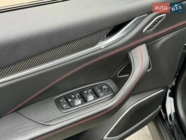 Чорний Мазераті Леванте, об'ємом двигуна 2.98 л та пробігом 110 тис. км за 39990 $, фото 51 на Automoto.ua