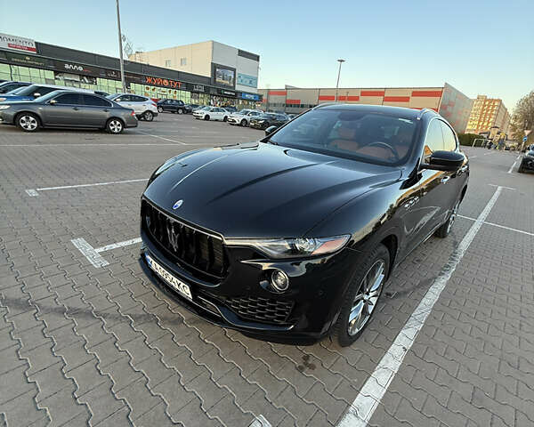 Черный Мазерати Леванте, объемом двигателя 2.98 л и пробегом 48 тыс. км за 38000 $, фото 37 на Automoto.ua