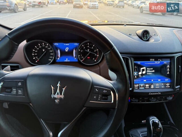 Черный Мазерати Леванте, объемом двигателя 2.98 л и пробегом 48 тыс. км за 38000 $, фото 5 на Automoto.ua