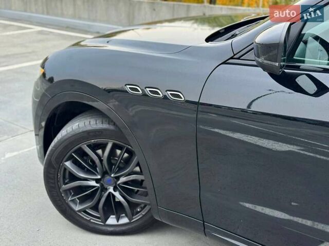 Чорний Мазераті Леванте, об'ємом двигуна 2.98 л та пробігом 110 тис. км за 39990 $, фото 14 на Automoto.ua
