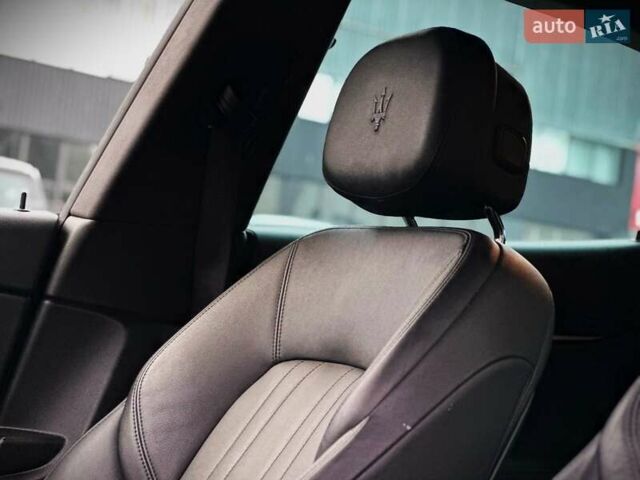 Черный Мазерати Леванте, объемом двигателя 3 л и пробегом 103 тыс. км за 36500 $, фото 28 на Automoto.ua