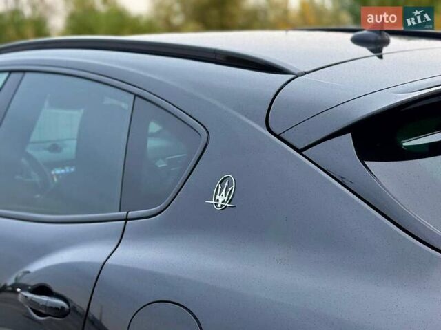 Чорний Мазераті Леванте, об'ємом двигуна 2.98 л та пробігом 110 тис. км за 39990 $, фото 11 на Automoto.ua