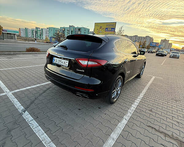 Черный Мазерати Леванте, объемом двигателя 2.98 л и пробегом 48 тыс. км за 38000 $, фото 47 на Automoto.ua