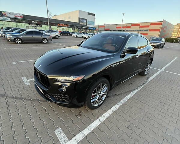 Черный Мазерати Леванте, объемом двигателя 2.98 л и пробегом 48 тыс. км за 38000 $, фото 40 на Automoto.ua