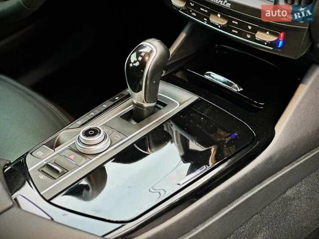 Черный Мазерати Леванте, объемом двигателя 3 л и пробегом 103 тыс. км за 36500 $, фото 38 на Automoto.ua