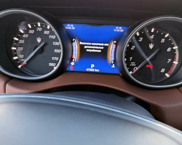 Черный Мазерати Леванте, объемом двигателя 2.98 л и пробегом 48 тыс. км за 38000 $, фото 23 на Automoto.ua