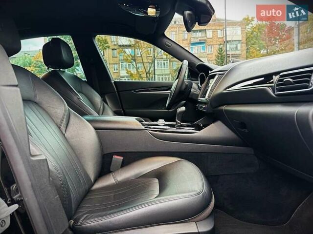 Черный Мазерати Леванте, объемом двигателя 3 л и пробегом 103 тыс. км за 36500 $, фото 29 на Automoto.ua