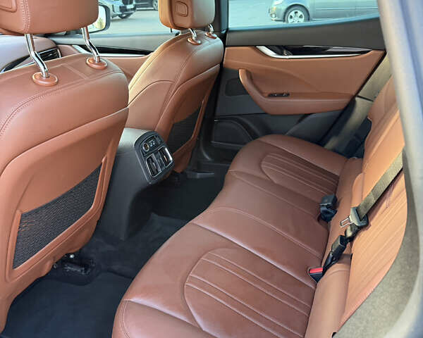 Черный Мазерати Леванте, объемом двигателя 2.98 л и пробегом 48 тыс. км за 38000 $, фото 31 на Automoto.ua