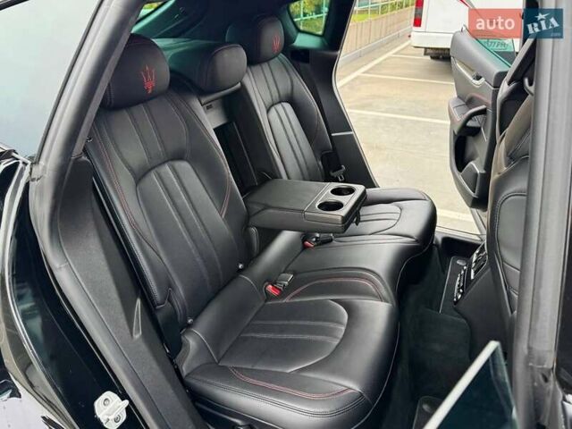 Чорний Мазераті Леванте, об'ємом двигуна 2.98 л та пробігом 110 тис. км за 39990 $, фото 33 на Automoto.ua