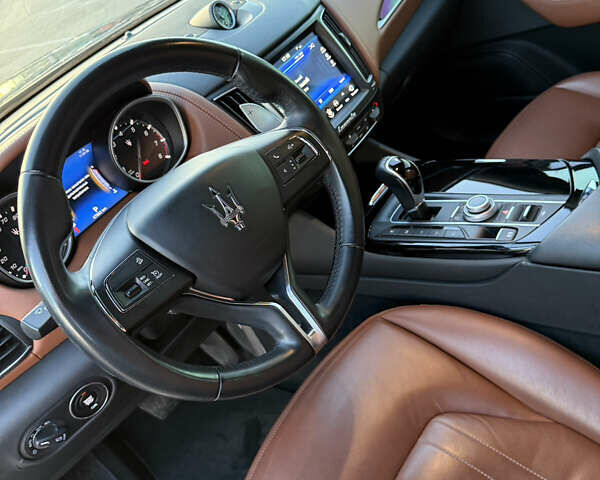 Черный Мазерати Леванте, объемом двигателя 2.98 л и пробегом 48 тыс. км за 38000 $, фото 21 на Automoto.ua