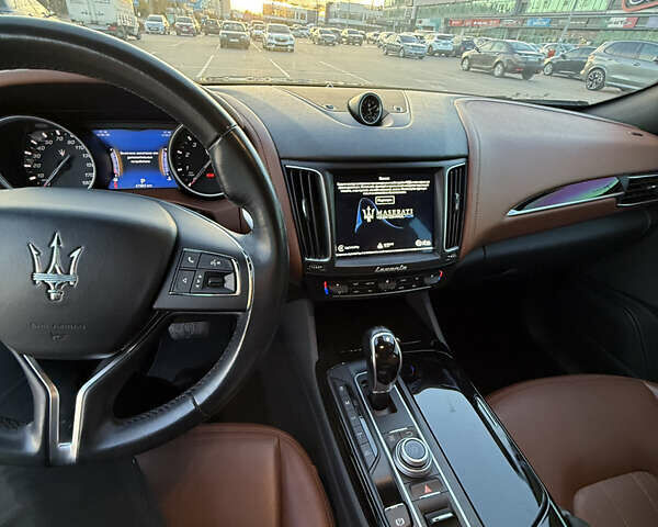 Черный Мазерати Леванте, объемом двигателя 2.98 л и пробегом 48 тыс. км за 38000 $, фото 25 на Automoto.ua