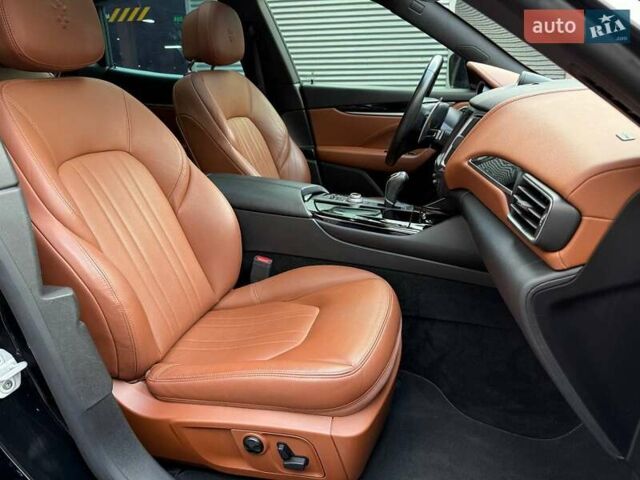 Черный Мазерати Леванте, объемом двигателя 2.98 л и пробегом 47 тыс. км за 34990 $, фото 14 на Automoto.ua